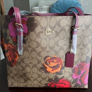NWOT COACH Large Mollie Tote In Signature Canvas With Jumbo Floral Print